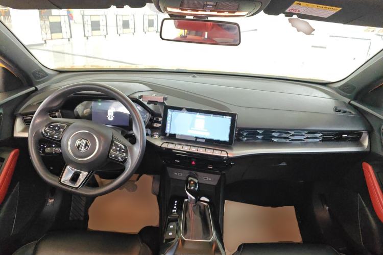 Used MG 5 2021 180 DVVT CVT Youth Luxury Edition Center Console