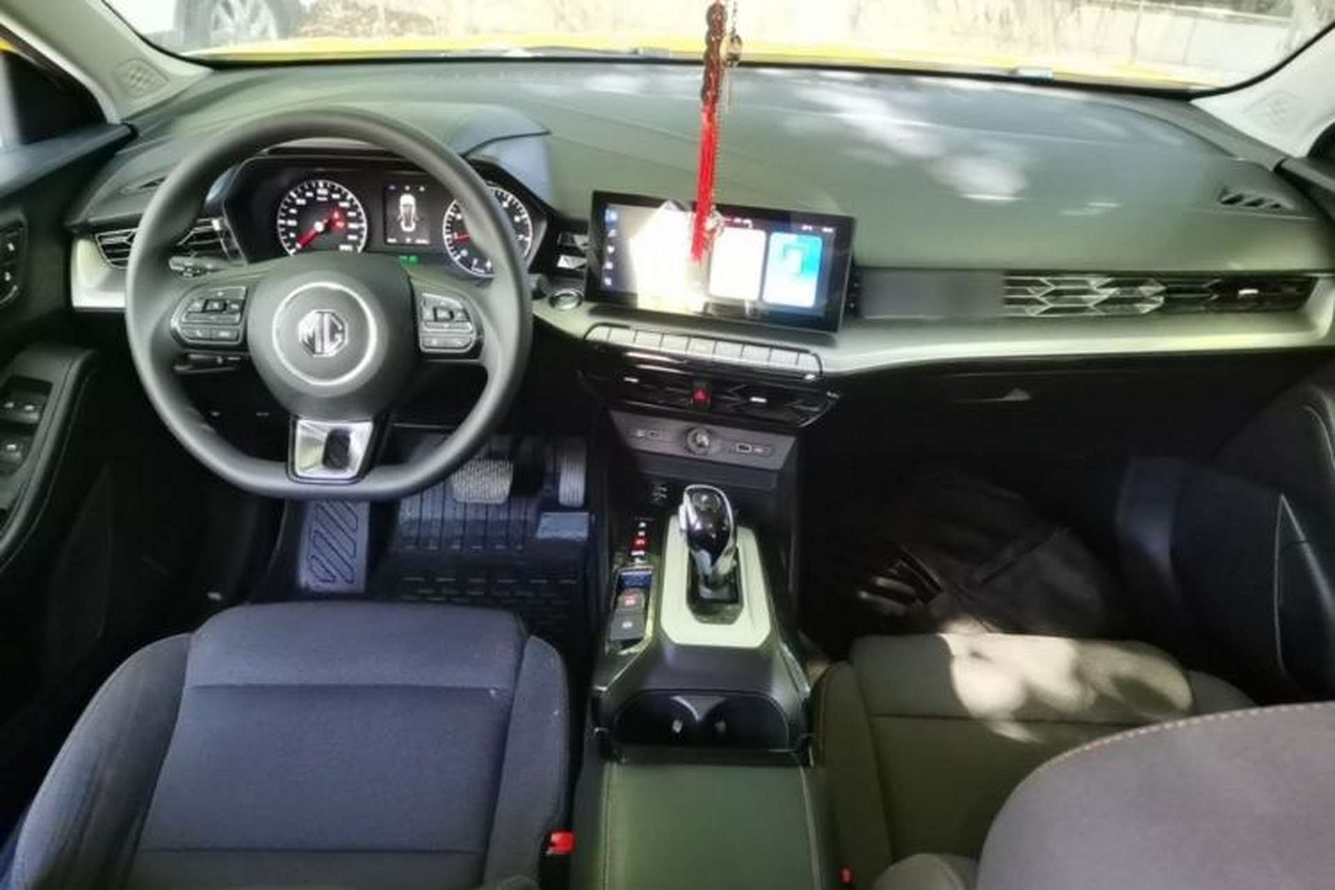 Used MG 5 2021 300TGI DCT Elegant & Trendy Edition Center Console