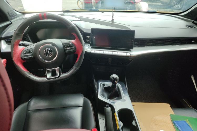 Used MG 5 2021 180 DVVT Manual Youth Luxury Edition Center Console