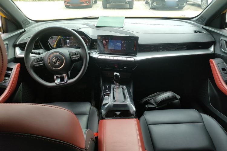 Used MG 5 2021 Revised Version 180 DVVT CVT Youth Luxury Edition Center Console