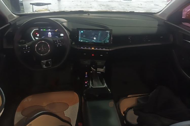 Used MG 5 2021 180 DVVT CVT Youth Luxury Edition Center Console