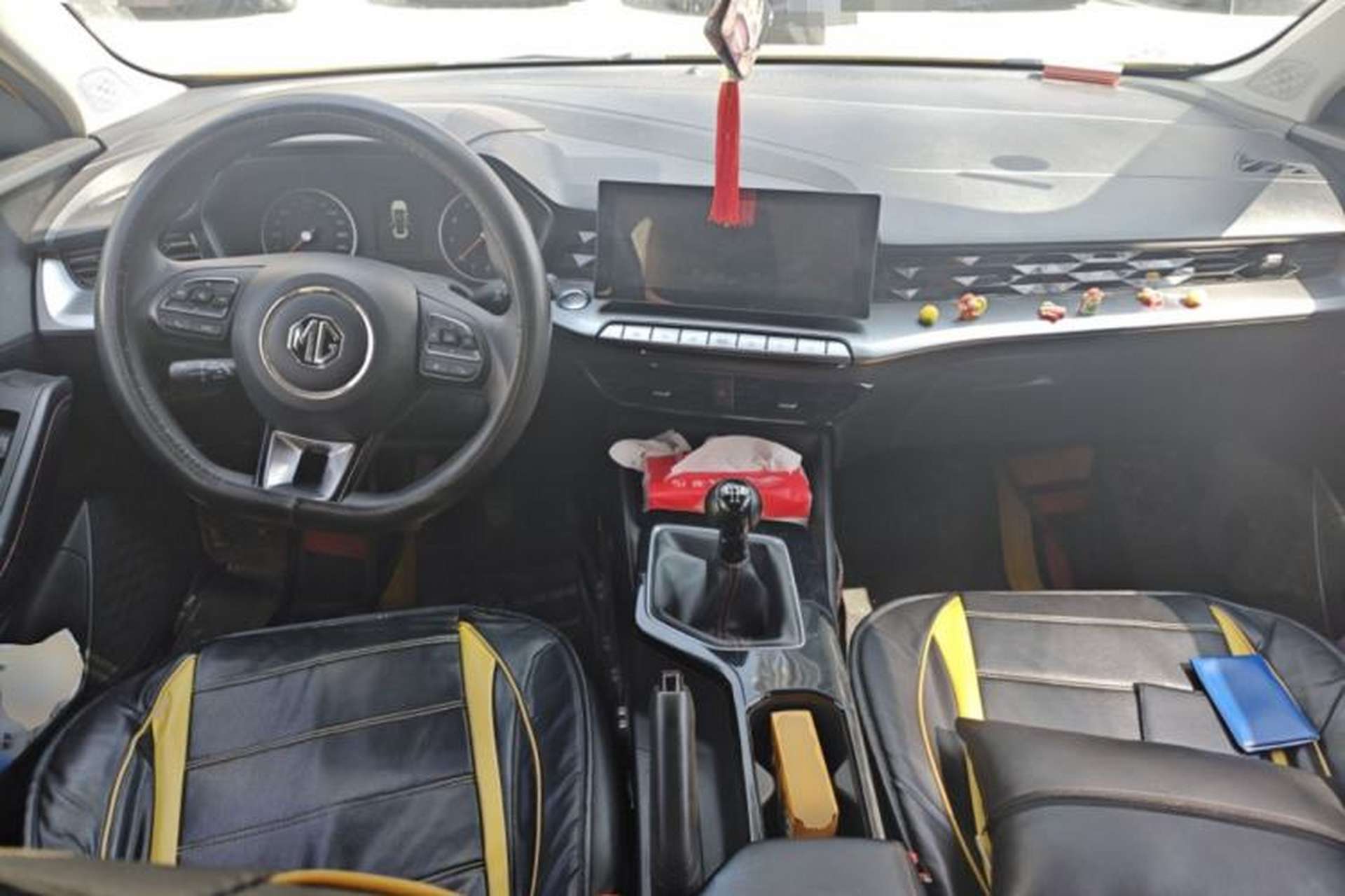 Used MG 5 2021 180 DVVT Manual Youth Luxury Edition Center Console