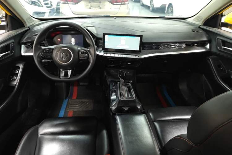 Used MG 5 2021 180 DVVT CVT Youth Luxury Edition Center Console