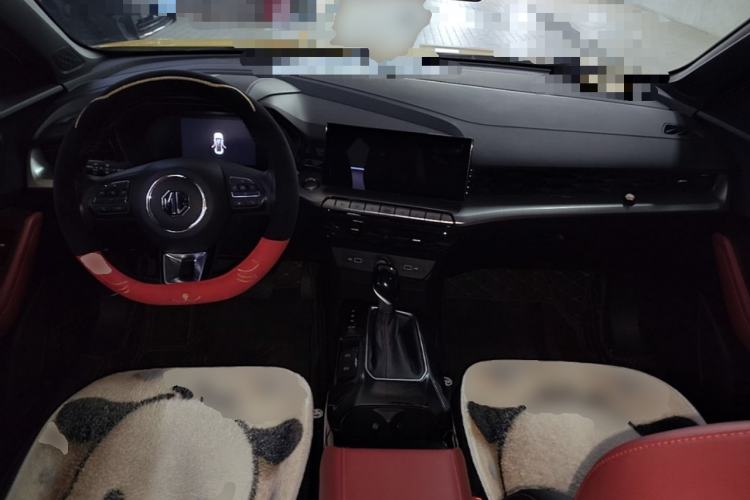 Used MG 5 2021 180 DVVT CVT Youth Luxury Edition Center Console