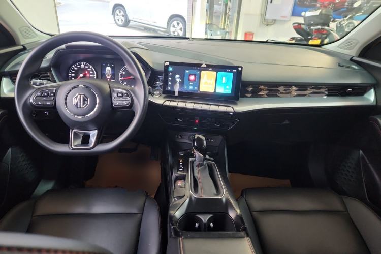 Used MG 5 2021 180 DVVT CVT Youth Luxury Edition Center Console