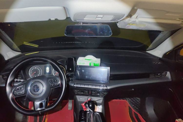 Used MG 5 2021 180 DVVT CVT Youthful Style Edition Center Console