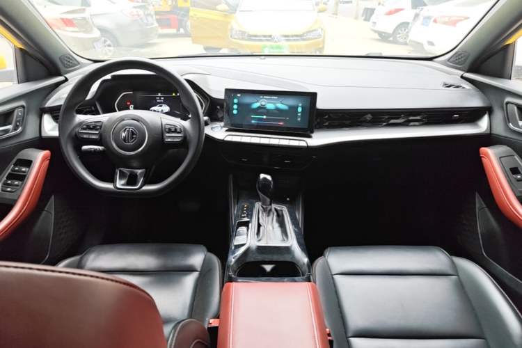 Used MG 5 2021 180 DVVT CVT Youth Luxury Edition Center Console