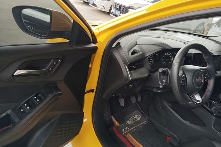 Used MG 5 2021 180 DVVT Manual Youth Luxury Edition Driver Seat