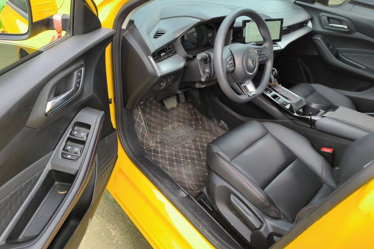 Used MG 5 2021 180 DVVT CVT Youth Luxury Edition Driver Seat