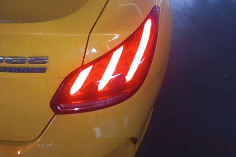 Used MG 5 2021 180 DVVT CVT Youth Luxury Edition Exterior 3
