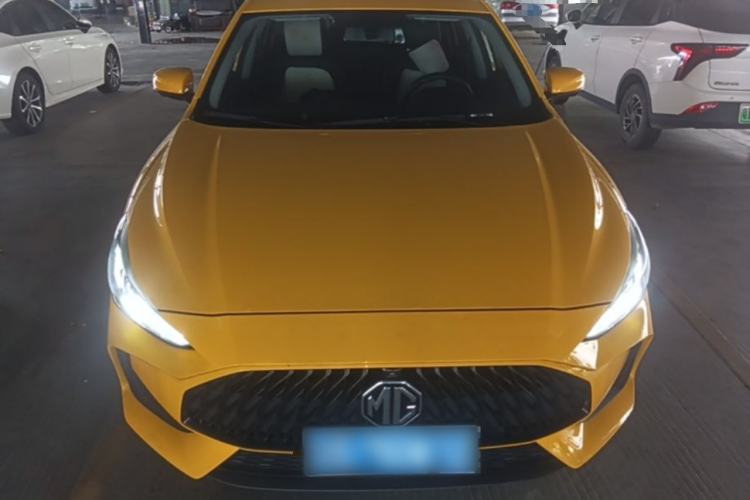 Used MG 5 2021 180 DVVT CVT Youth Luxury Edition Front