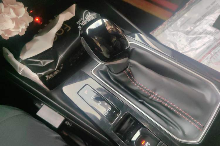 Used MG 5 2021 180 DVVT CVT Youth Luxury Edition Gear Lever