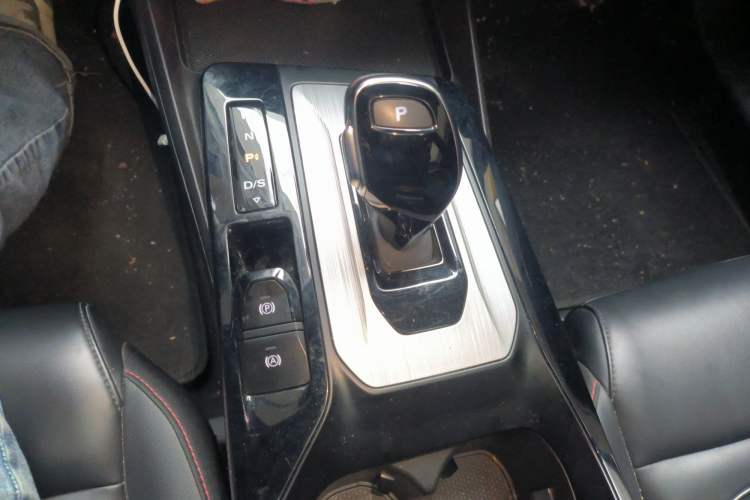 Used MG 5 2021 300TGI DCT Luxury Flagship Edition Gear Lever