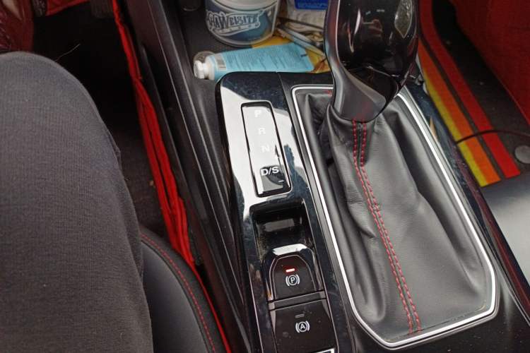 Used MG 5 2021 180 DVVT CVT Youth Luxury Edition Gear Lever