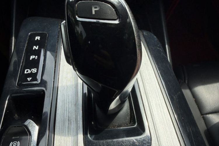 Used MG 5 2021 Revised 300TGI DCT Qingshè Luxurious Enjoyment Edition Gear Lever
