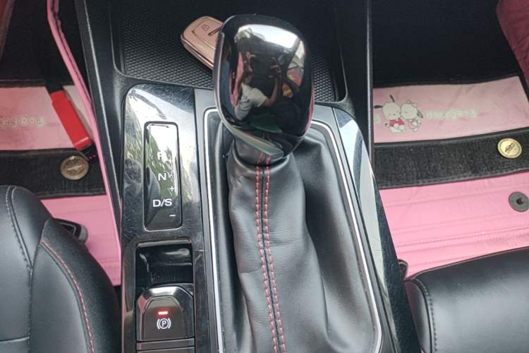 Used MG 5 2021 180 DVVT CVT Youth Luxury Edition Gear Lever