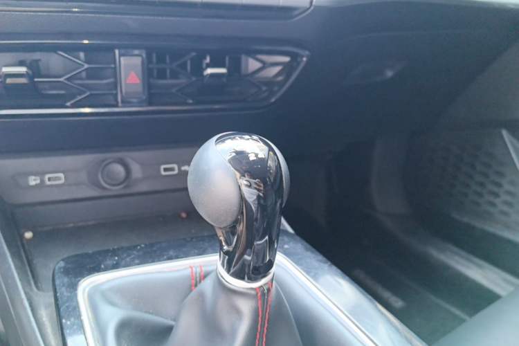 Used MG 5 2021 180 DVVT Manual Youth Luxury Edition Gear Lever