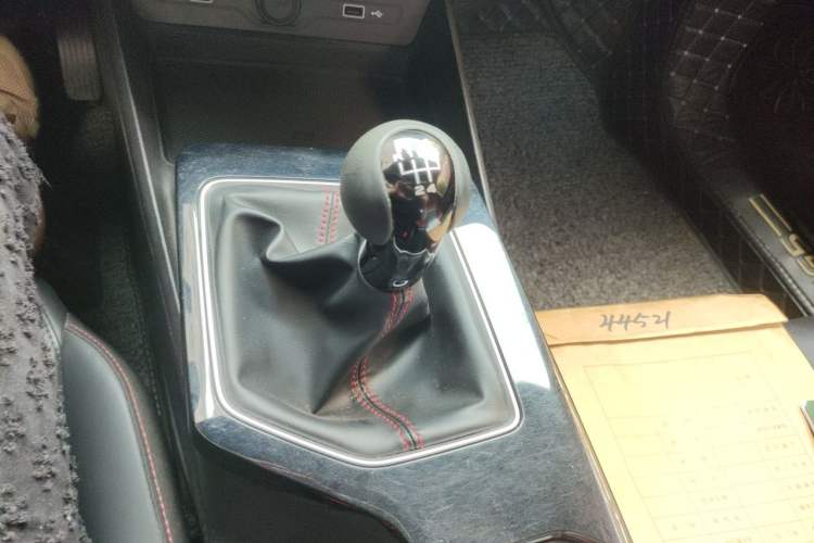 Used MG 5 2021 180 DVVT Manual Youth Luxury Edition Gear Lever
