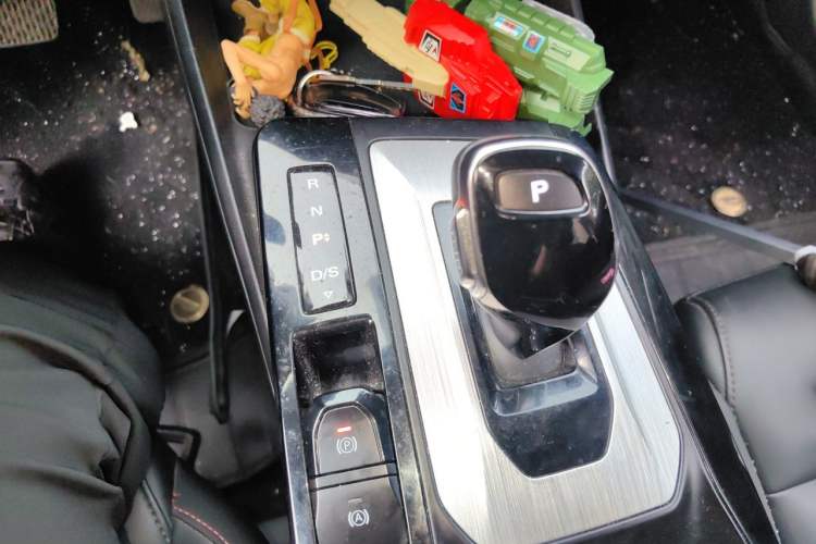 Used MG 5 2021 300TGI DCT Elegant Luxury Edition Gear Lever
