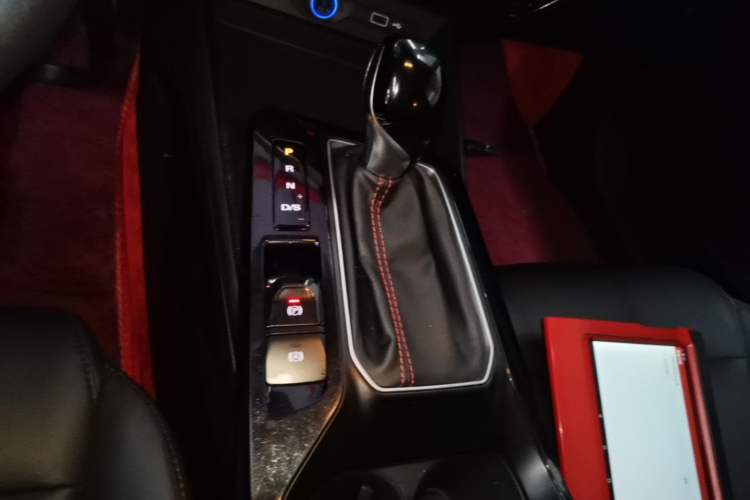 Used MG 5 2021 180 DVVT CVT Youthful Style Edition Gear Lever