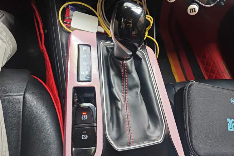 Used MG 5 2021 180 DVVT CVT Youth Luxury Edition Gear Lever