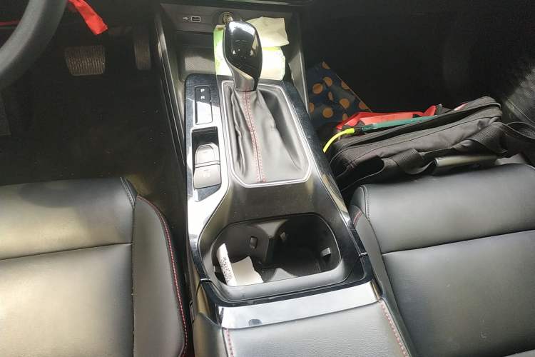 Used MG 5 2021 180 DVVT CVT Youth Luxury Edition Gear Lever