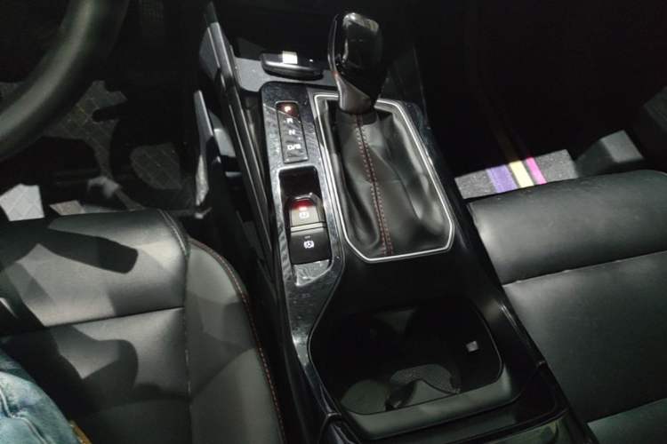 Used MG 5 2021 Revised Version 180 DVVT CVT Youth Luxury Edition Gear Lever