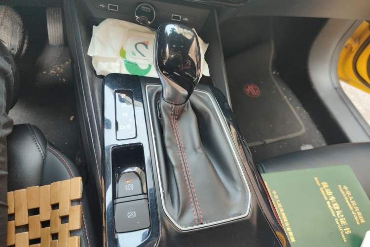 Used MG 5 2021 180 DVVT CVT Youth Luxury Edition Gear Lever