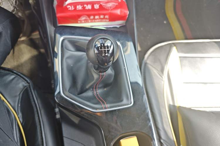 Used MG 5 2021 180 DVVT Manual Youth Luxury Edition Gear Lever
