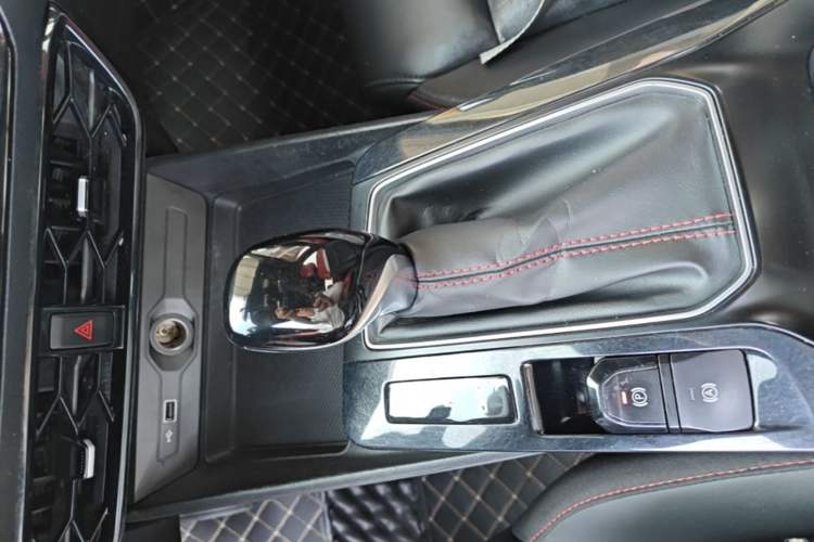 Used MG 5 2021 Revised Version 180 DVVT CVT Youth Luxury Edition Gear Lever