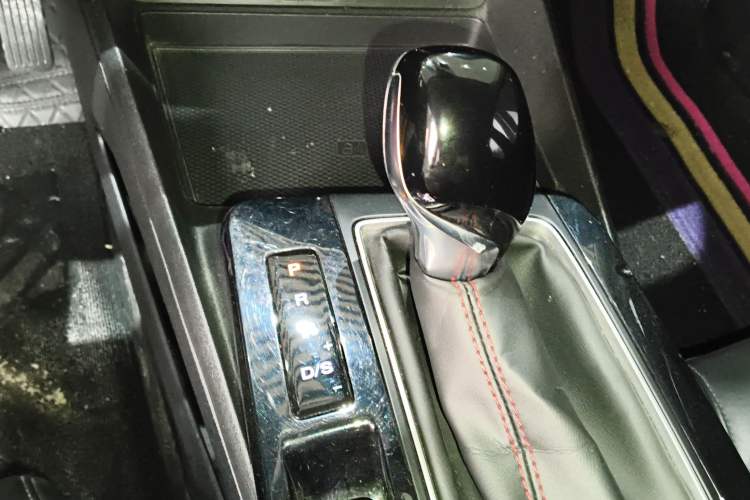 Used MG 5 2021 Revised Version 180 DVVT CVT Youth Luxury Edition Gear Lever