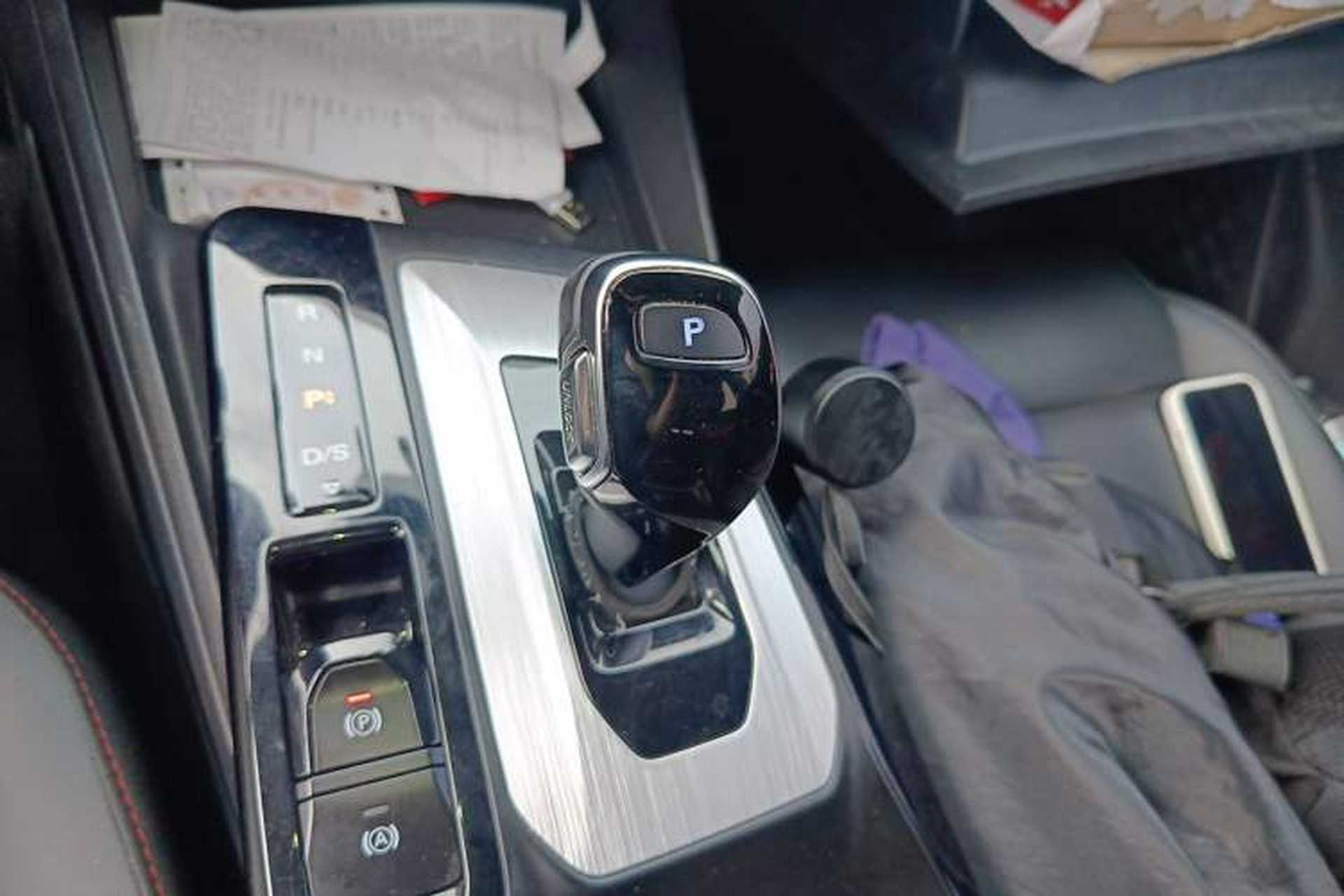 Used MG 5 2021 180 DVVT CVT Youth Luxury Edition Gear Lever