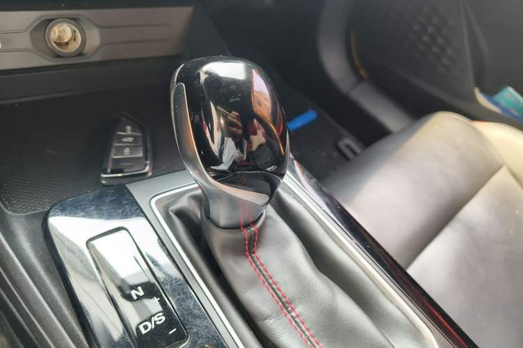Used MG 5 2021 Revised Version 180 DVVT CVT Youth Luxury Edition Gear Lever