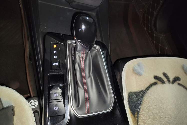 Used MG 5 2021 180 DVVT CVT Youth Luxury Edition Gear Lever