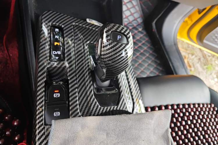 Used MG 5 2021 300TGI DCT Elegant Luxury Edition Gear Lever