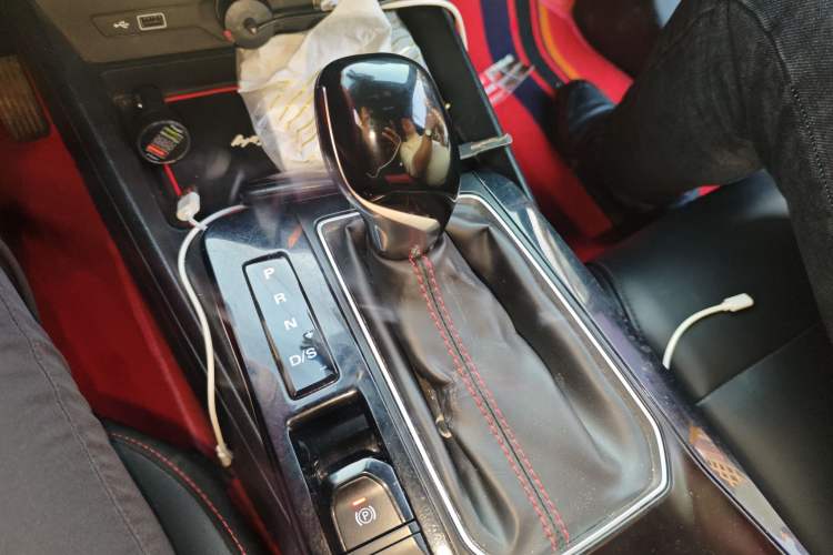 Used MG 5 2021 180 DVVT CVT Youth Luxury Edition Gear Lever