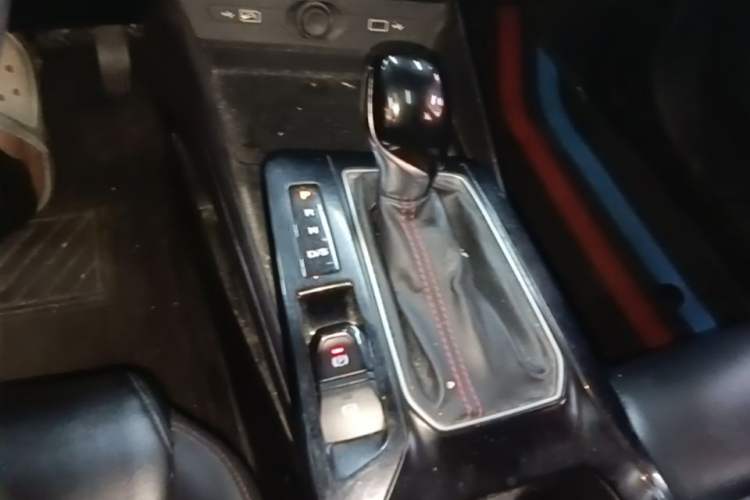 Used MG 5 2021 180 DVVT CVT Youth Luxury Edition Gear Lever