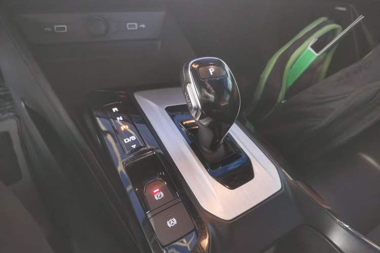 Used MG 5 2021 300TGI DCT Luxury Flagship Edition Gear Lever
