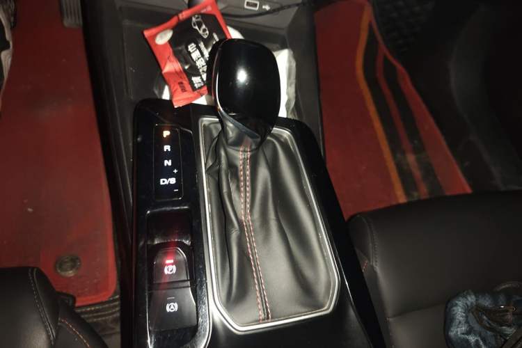 Used MG 5 2021 180 DVVT CVT Youthful Style Edition Gear Lever