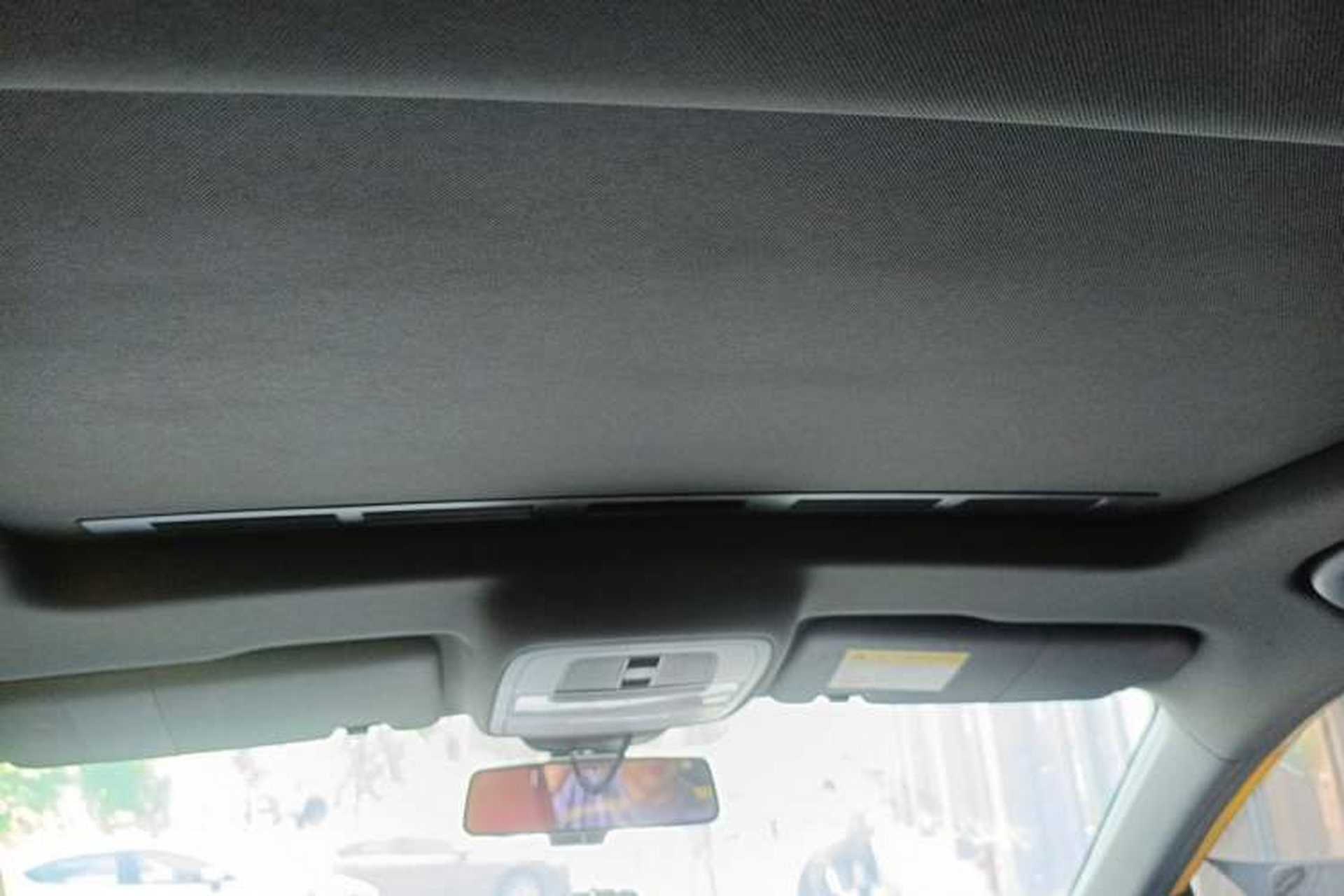 Used MG 5 2021 Revised 300TGI DCT Qingshè Luxurious Enjoyment Edition Headliner