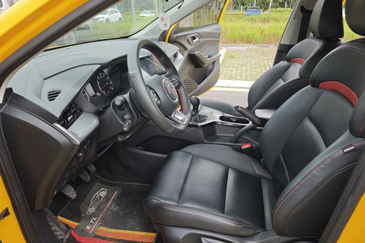Used MG 5 2021 180 DVVT Manual Youth Luxury Edition Interior 2