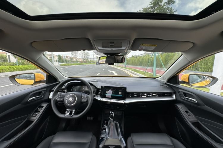 Used MG 5 2021 180 DVVT CVT Youth Luxury Edition Interior 2