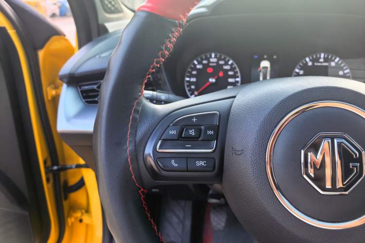 Used MG 5 2021 180 DVVT Manual Youth Luxury Edition Interior 2