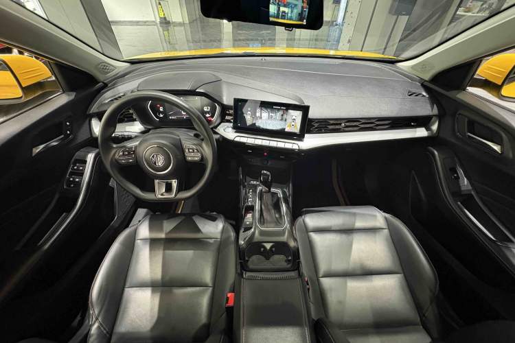 Used MG 5 2021 Revised Version 180 DVVT CVT Youth Luxury Edition Interior 3