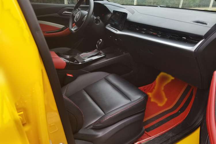 Used MG 5 2021 180 DVVT CVT Youth Luxury Edition Interior 4