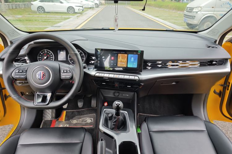 Used MG 5 2021 180 DVVT Manual Youth Luxury Edition Interior 4