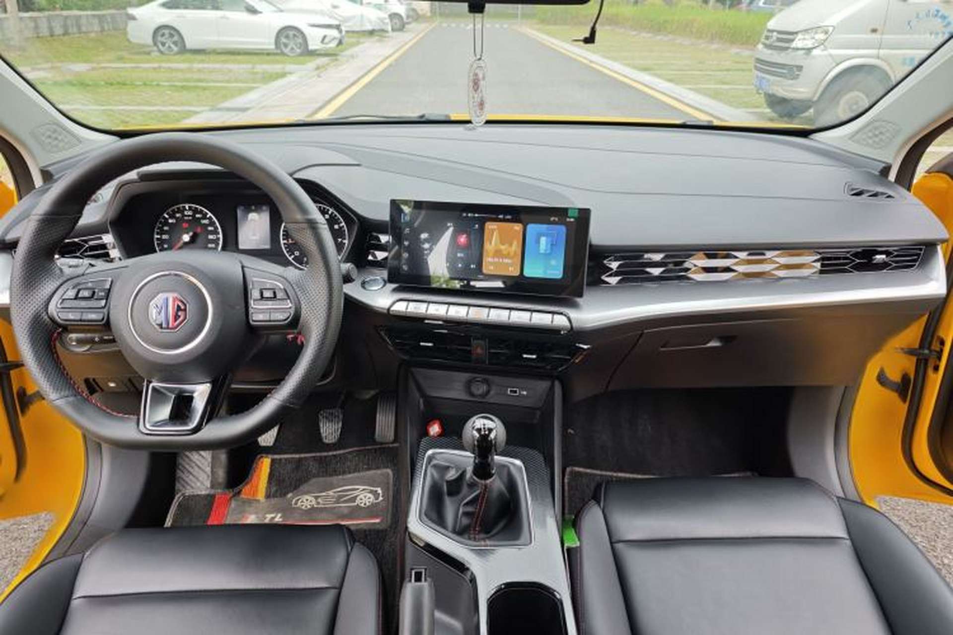 Used MG 5 2021 180 DVVT Manual Youth Luxury Edition Interior 4