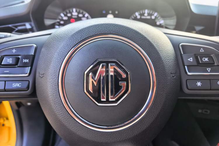 Used MG 5 2021 180 DVVT Manual Youth Luxury Edition Interior 6