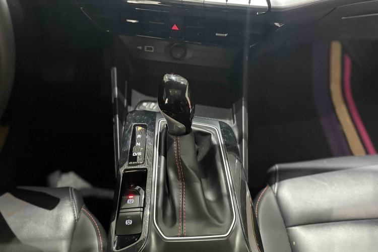 Used MG 5 2021 Revised Version 180 DVVT CVT Youth Luxury Edition Interior 9