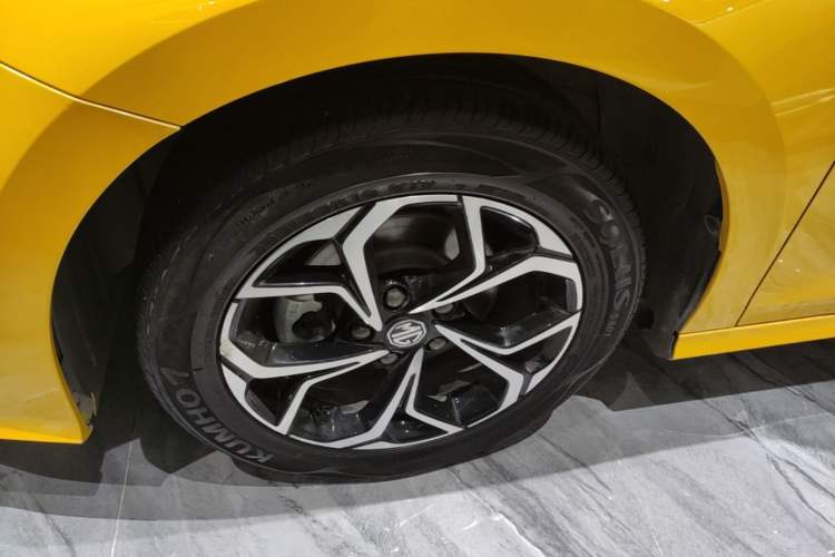 Used MG 5 2021 Revised Version 180 DVVT CVT Youth Luxury Edition Left Front Wheel Hub